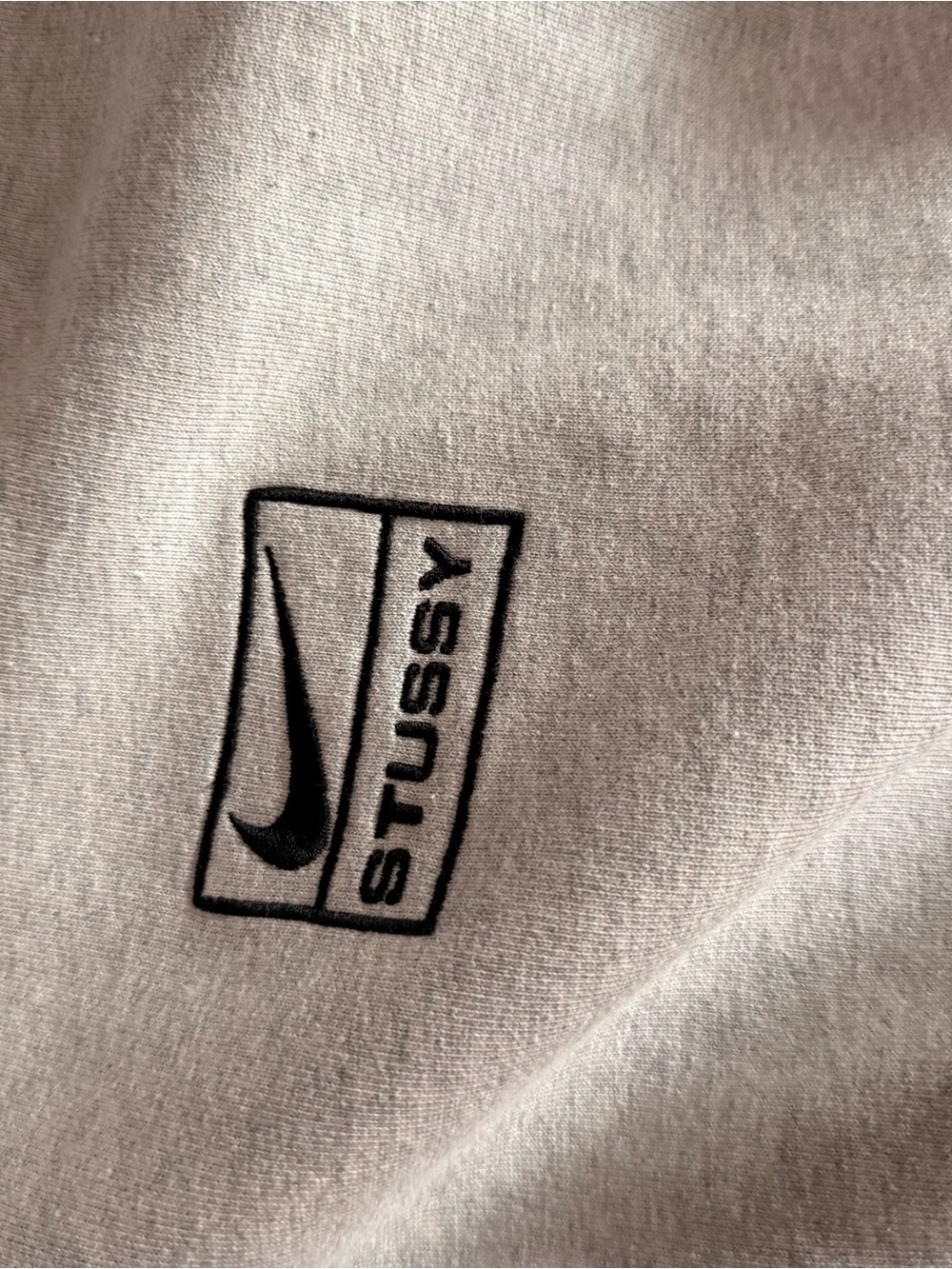 Stussy Nike Light Gray Full-Zip Hoodie with Logo Patch - Picture 3 of 9